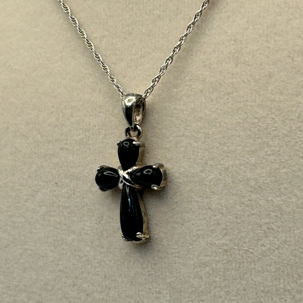 925 Sterling Silver & Black Onyx Cross Pendant Necklace 18" Stamped - Picture 4 of 13